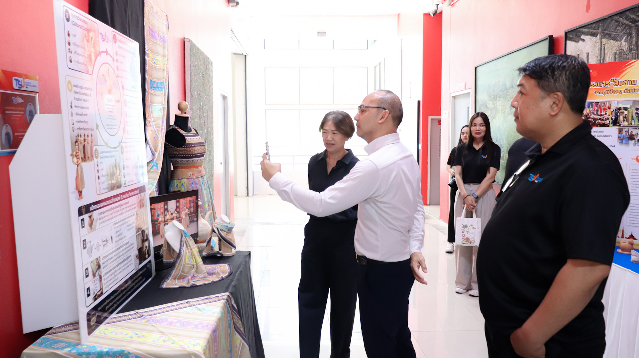 Center of Southeast Asian Arts and Life Visiting