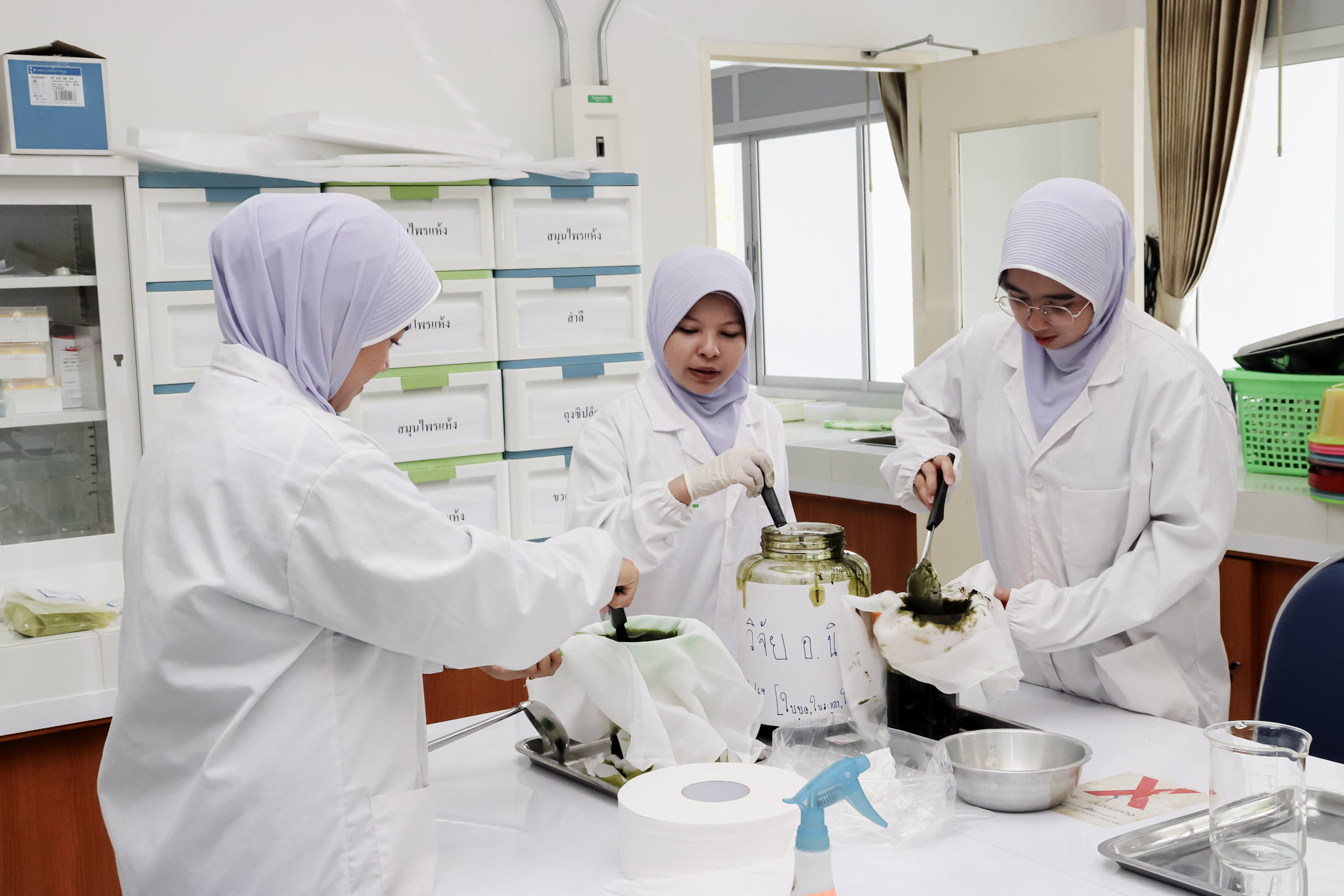 ม.ทักษิณ เดินหน้าขับเคลื่อน Health Innovation ลงพื้นที่ Health Science Lab ดันงานวิจัยสู่การใช้ประโยชน์จริง