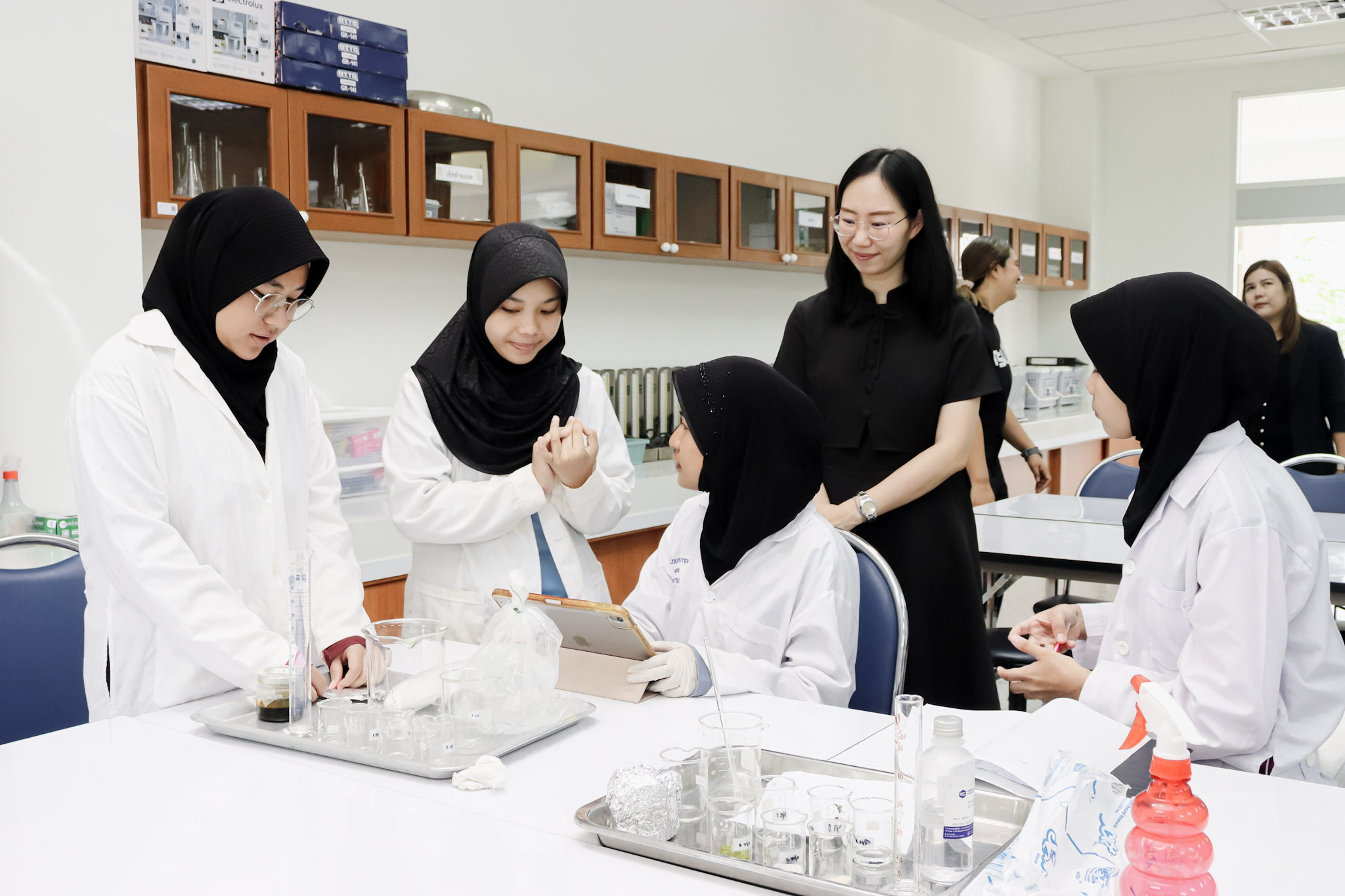 ม.ทักษิณ เดินหน้าขับเคลื่อน Health Innovation ลงพื้นที่ Health Science Lab ดันงานวิจัยสู่การใช้ประโยชน์จริง