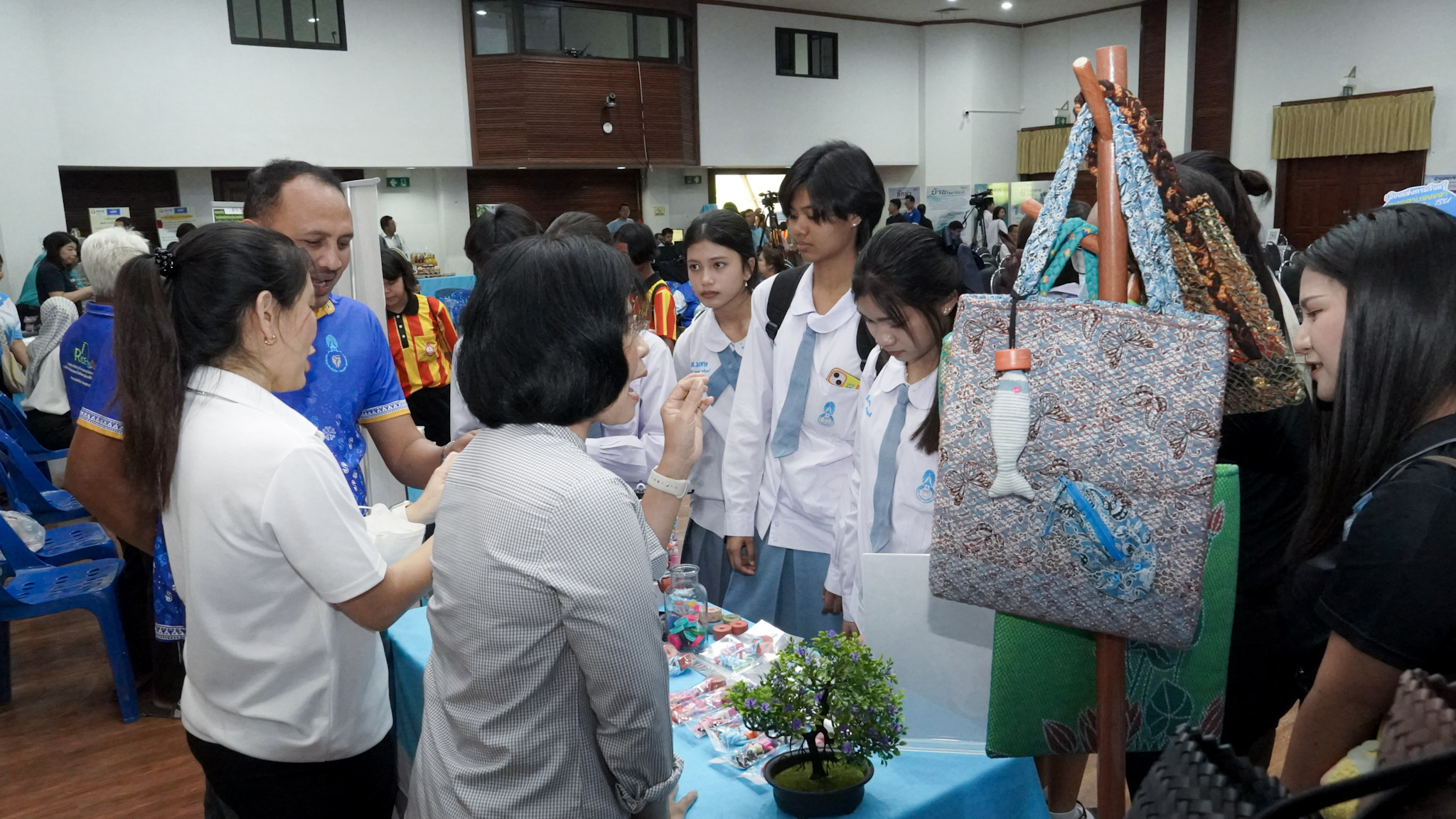 ม.ทักษิณ เชื่อม “คน–อาชีพ–การอนุรักษ์” ขับเคลื่อนอนาคตโลมาอิรวดีและชุมชนรอบทะเลสาบสงขลาอย่างยั่งยืน