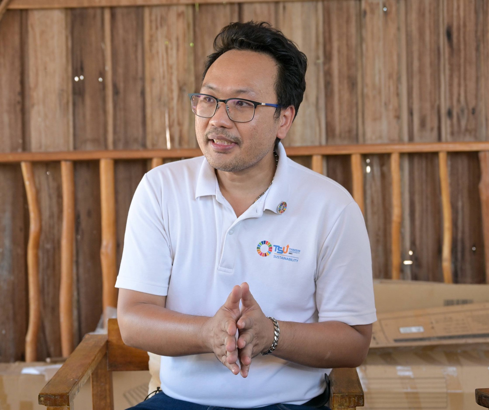 วช. ลงพื้นที่ติดตามงานวิจัยมหาวิทยาลัยทักษิณ พัฒนานวัตกรรมถ่านกัมมันต์จากเศษกระจูด บำบัดน้ำเสียสีย้อม สร้างความมั่นคงทางน้ำลุ่มทะเลสาบสงขลา